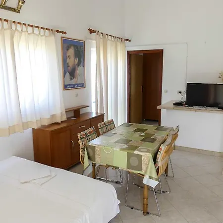Guest house Jasminka Podgora